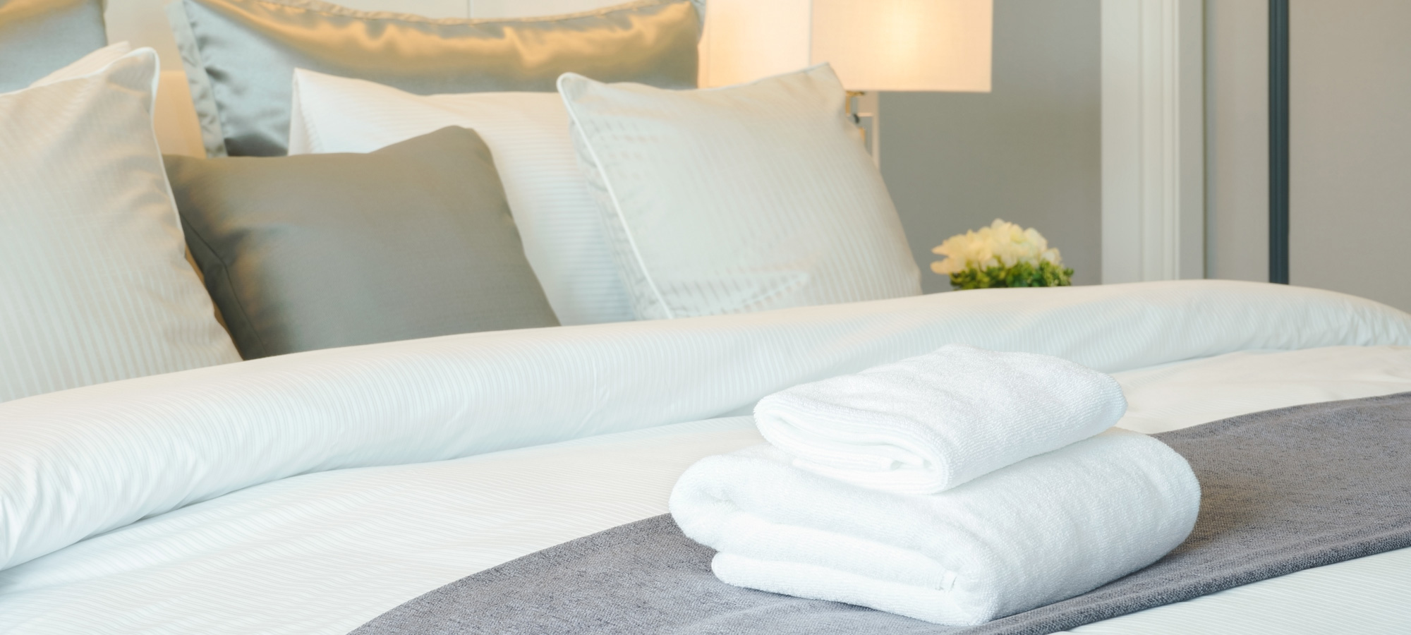 寝装具や寝装品のトモザワベッド